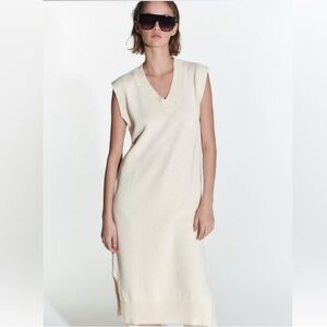 ZARA CREAM V NECK SWEATER DRESS M
